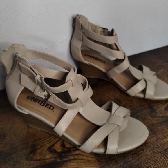 Sandals! - Picture 2 of 4